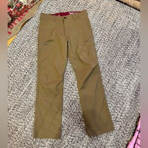 Wrangler Men's Tan Chino khakis size 33x30